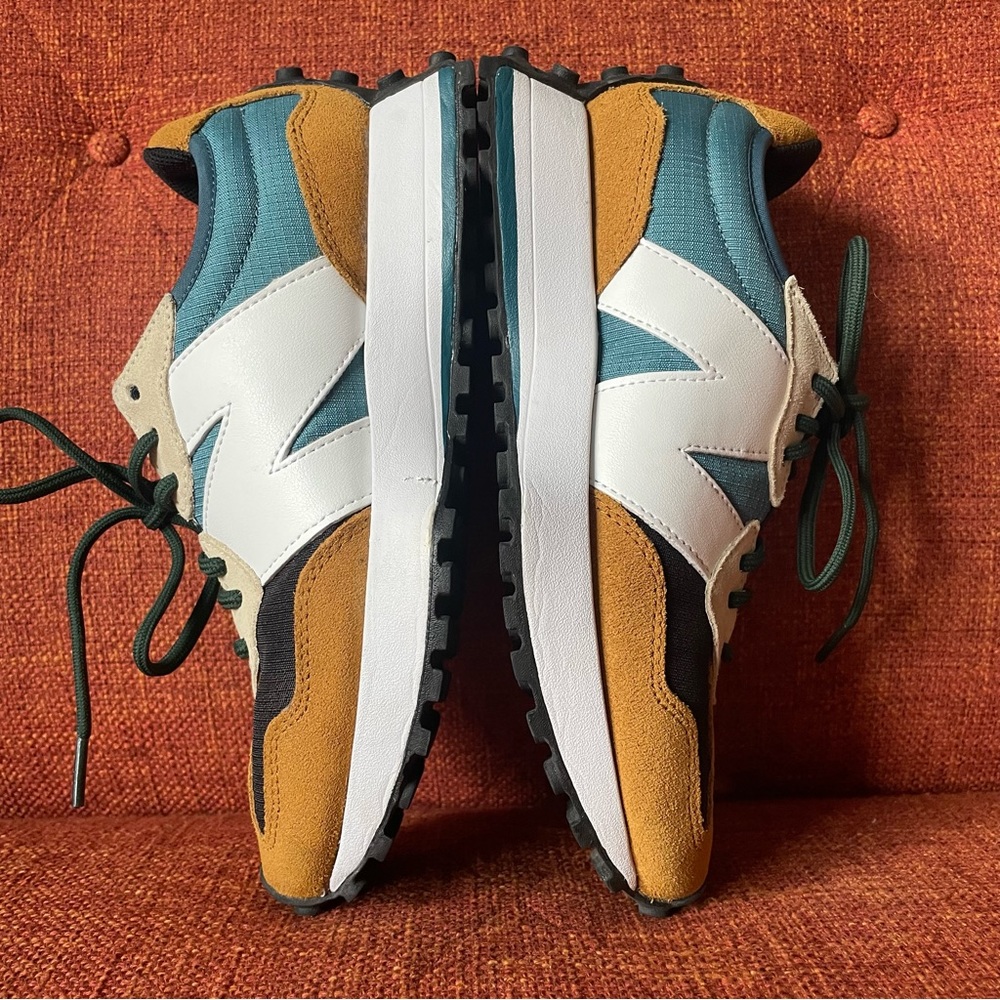 New Balance // 327 Lifestyle Sneaker in Workwear Moonstone Colorway, Sz 7.5 - Picture 4 of 16